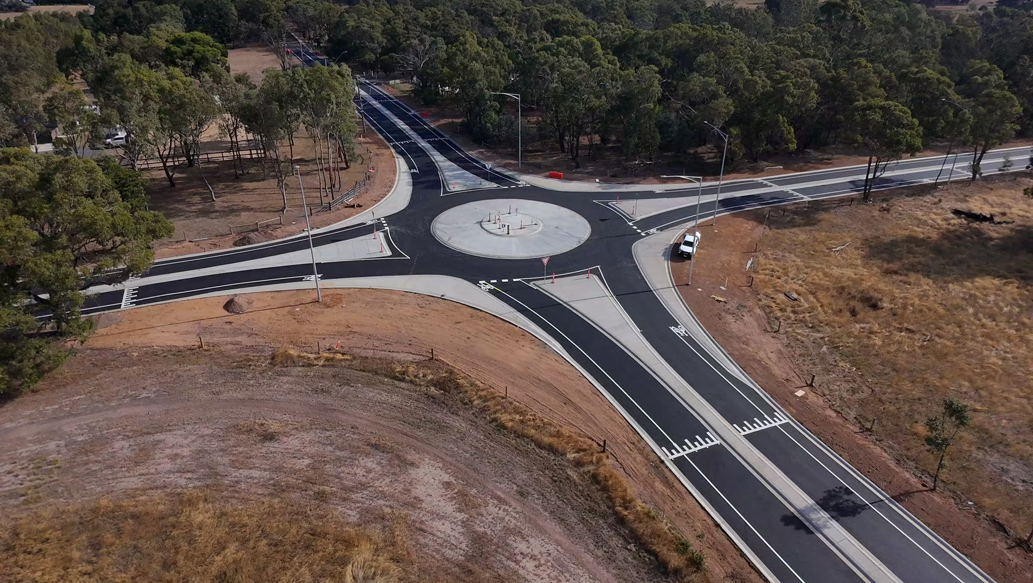Long-life lane marking around a completed roundabout