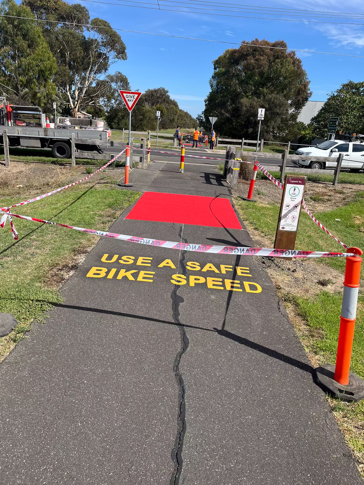 Safe bike speed marking and coloured treatment on a shared path